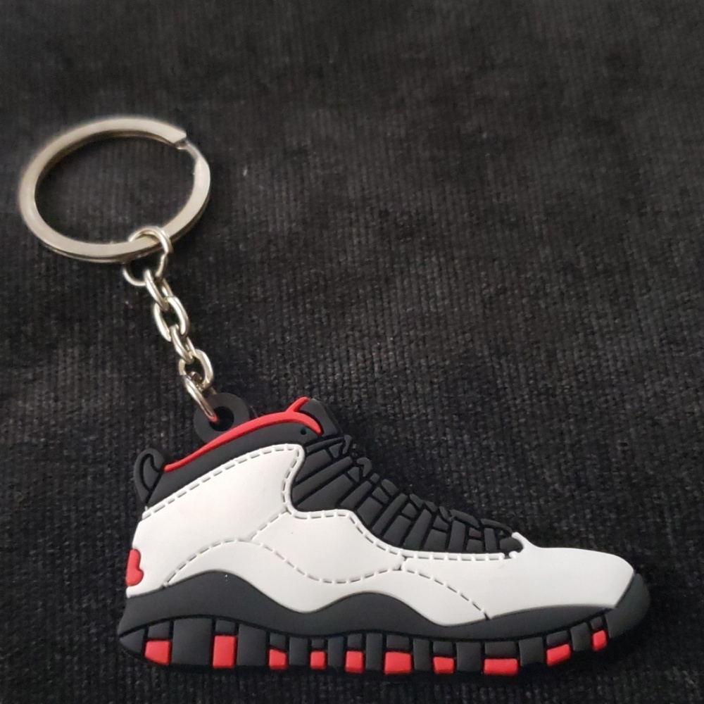 🔥Jordan 10's (wht/red/blk) Keychain🔥